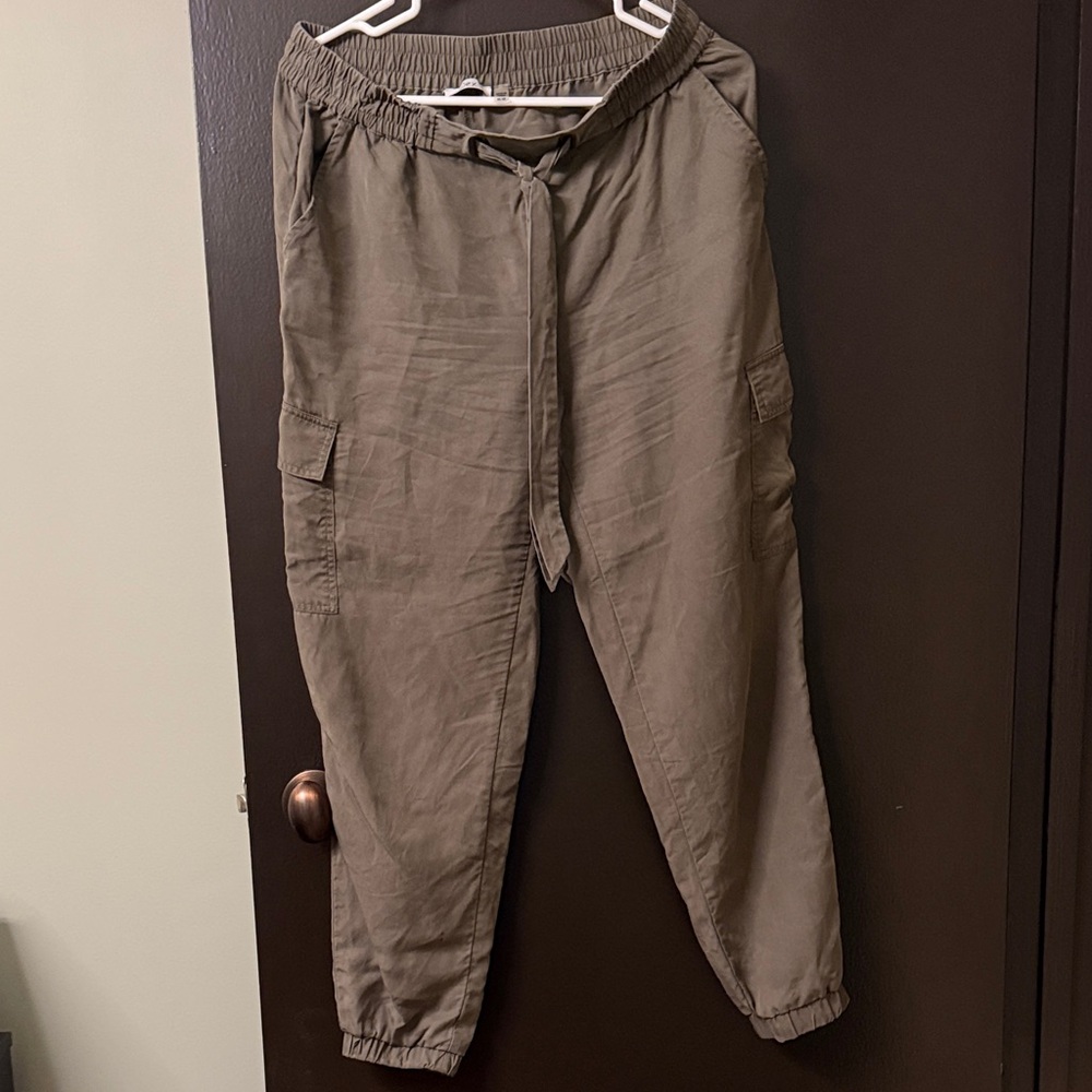 Dex Women's Cargo Pants in Olive